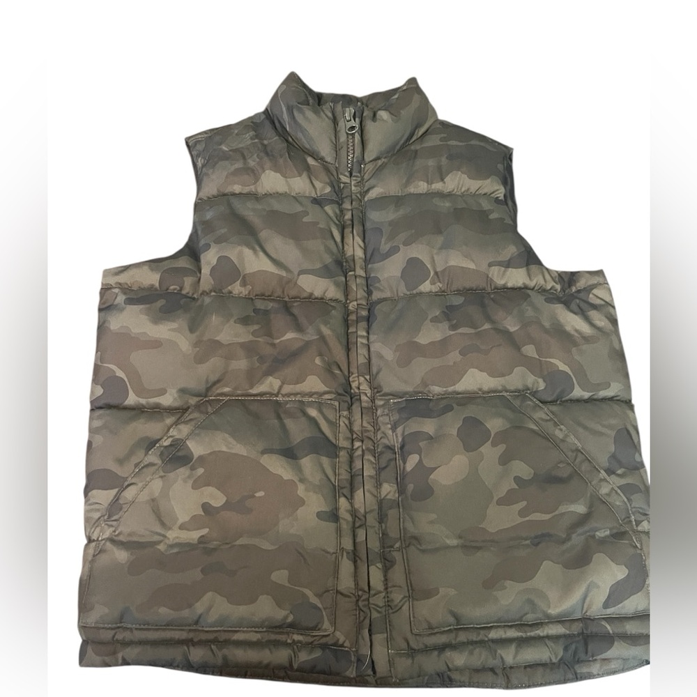 Old Navy Dark Camouflage Puffer Vest Boys 8